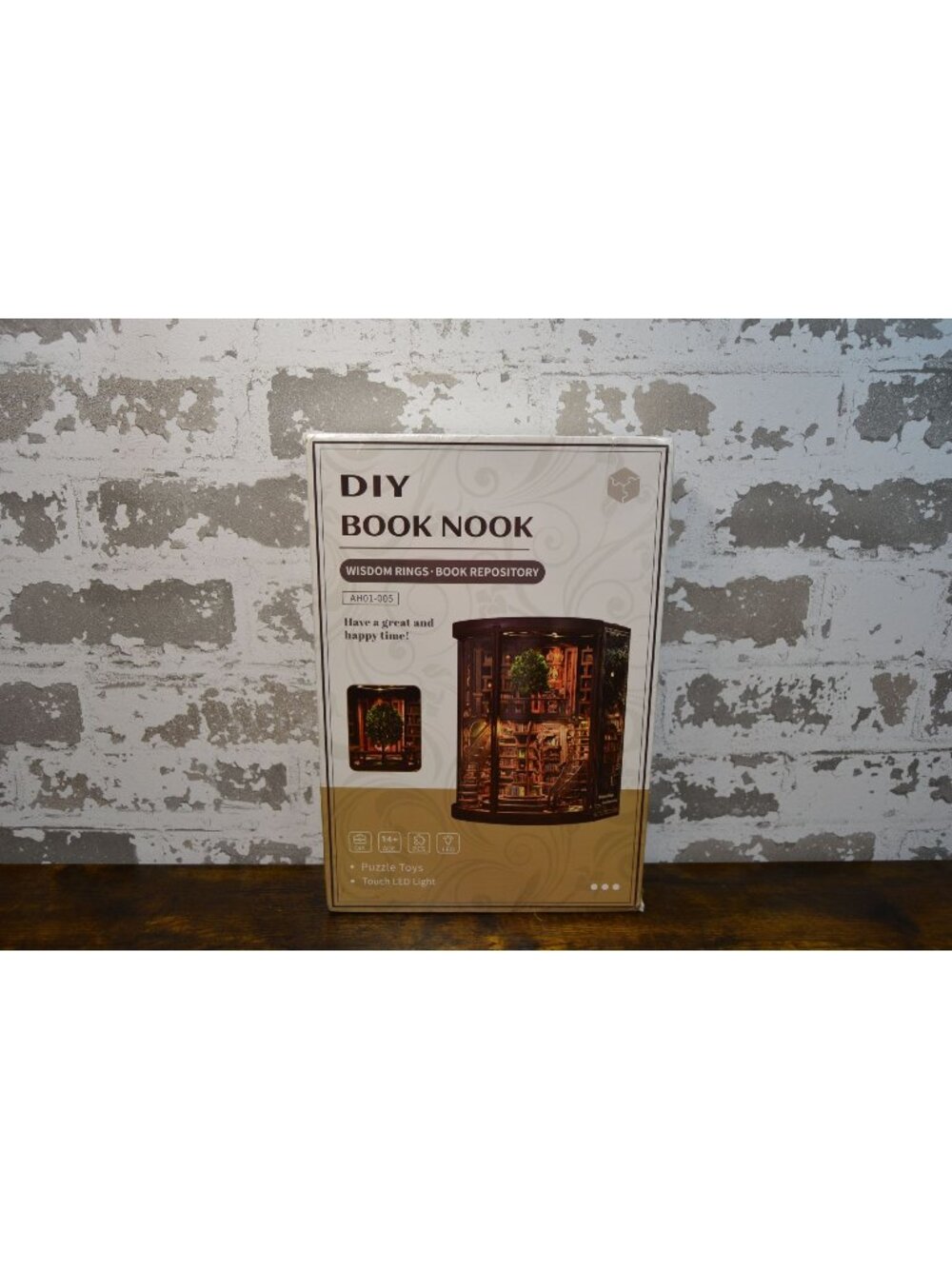 DIY Book Nook Wisdom Rings Book Repository With Touch LED Light 356 Pcs Ages 14+